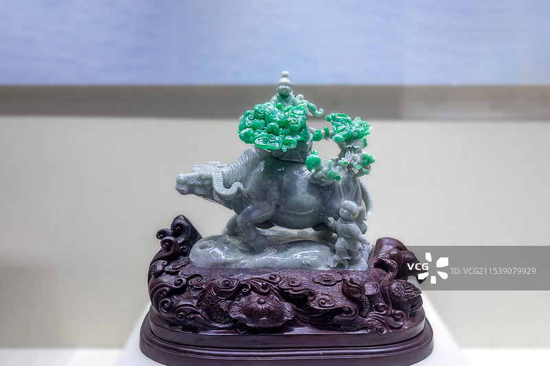 张家口地质博物馆藏翡翠雕件图片素材