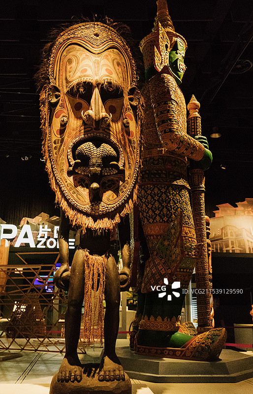 人像雕塑上海世博会巴布亚新几内亚捐赠图片素材