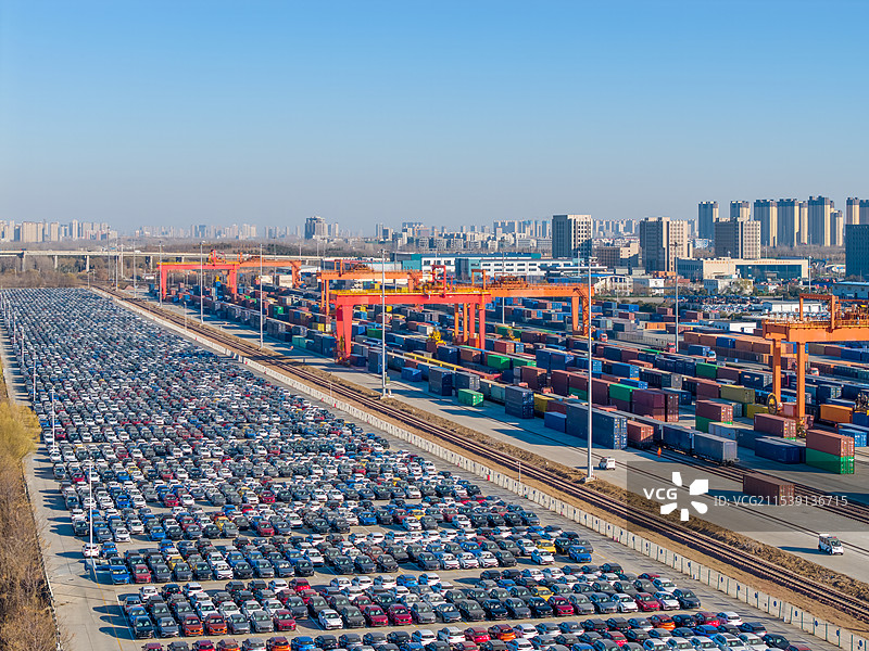 航拍中国河南省郑州市郑欧班列圃田站货场图片素材