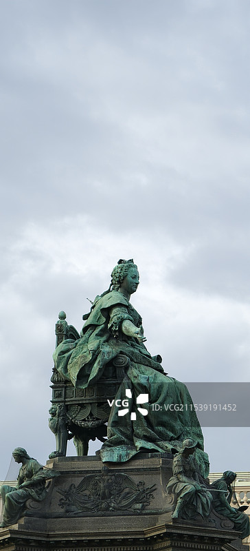 奥地利维也纳～玛利亚·特蕾莎广场，玛利亚·特蕾莎女皇的纪念碑图片素材