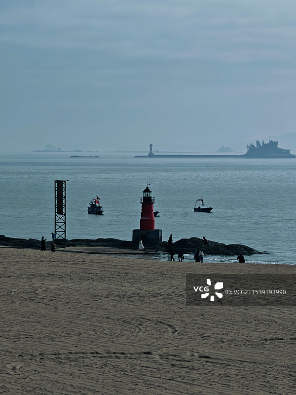 冬日暖阳下的厦门环岛路图片素材