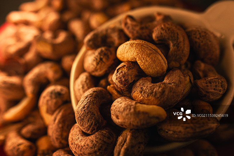 带皮腰果图片素材