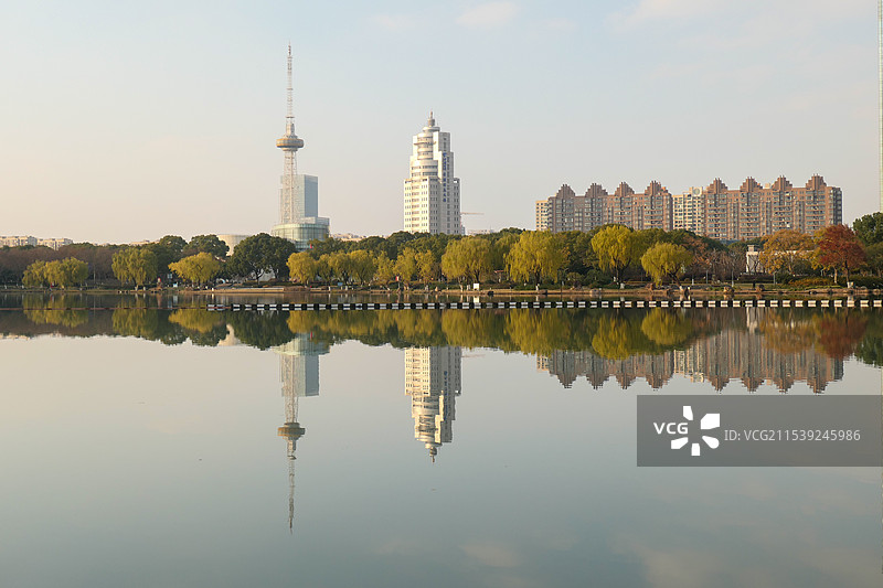 上海青浦都市风光，上海青浦电视塔，青浦信息大楼图片素材