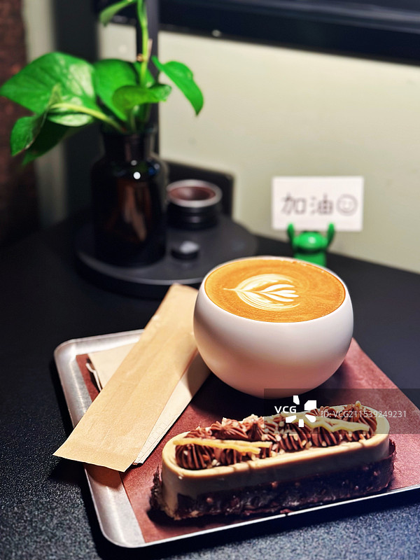 甜品加咖啡等于加油图片素材