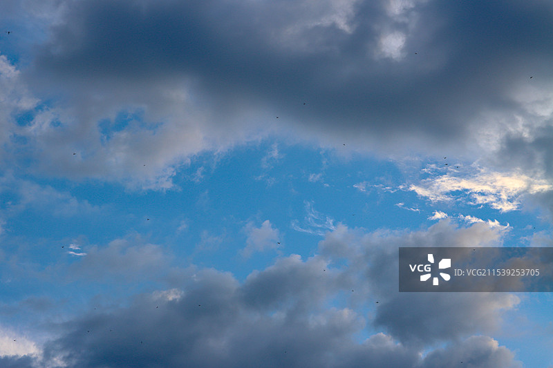 云南腾冲安静美丽的天空图片素材