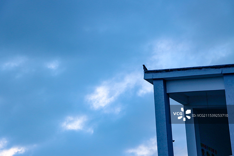 云南腾冲安静美丽的天空图片素材