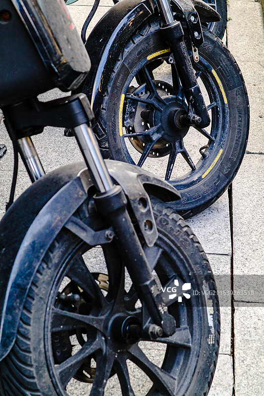 街边的电动车……图片素材