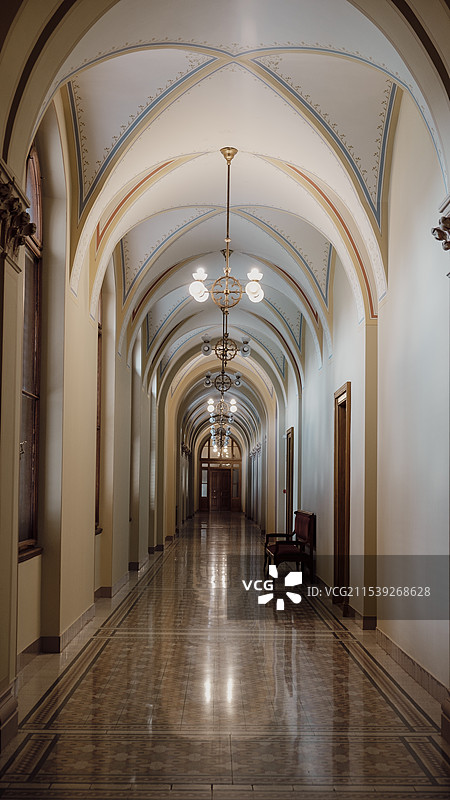 布达佩斯国会大厦走廊图片素材