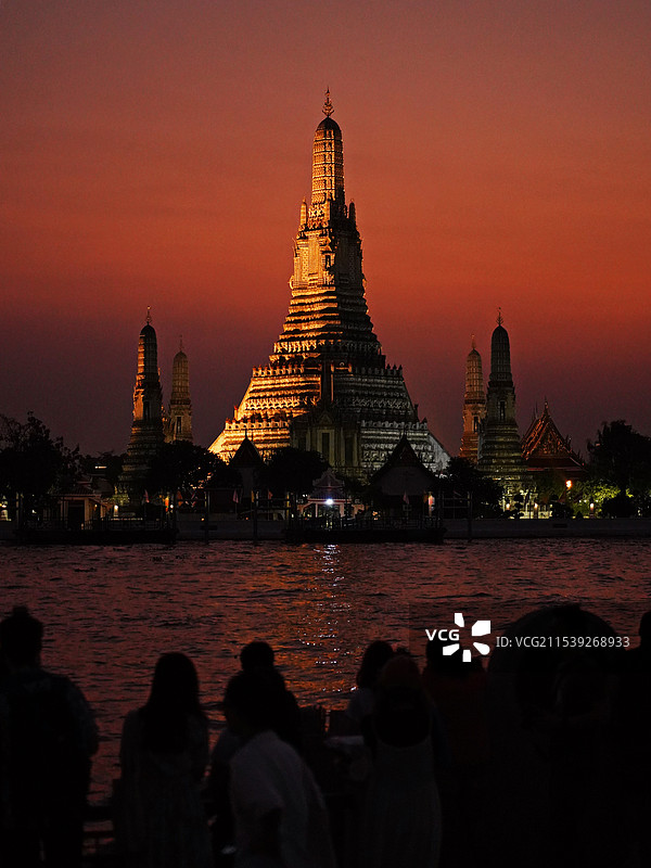 曼谷郑王庙的日落时分图片素材