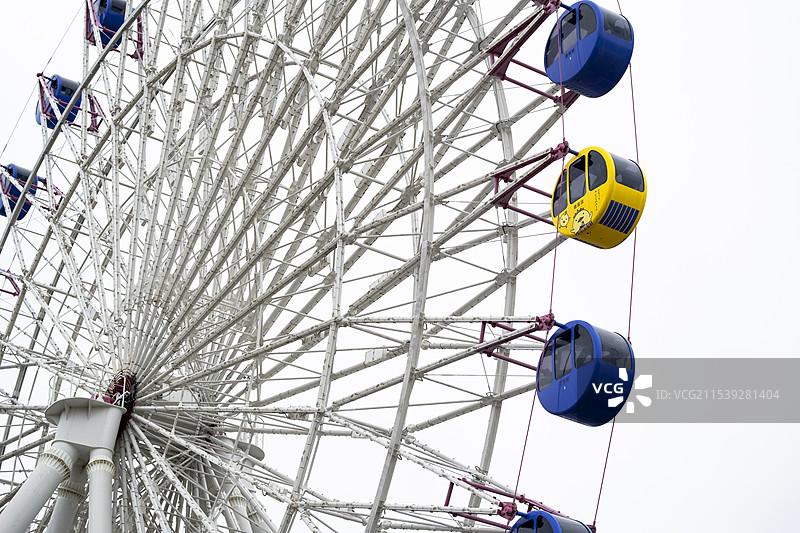 日本爱媛县松山市城市摩天轮图片素材