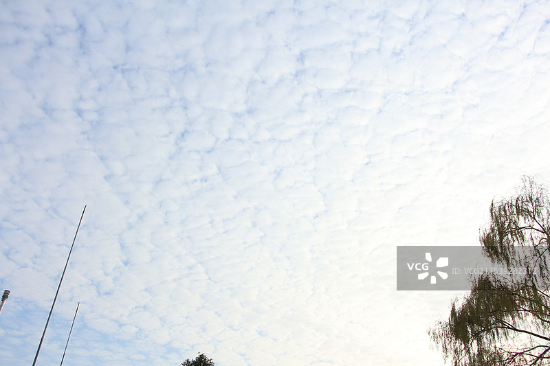 冬天蓝天白云图片素材