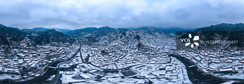 贵州黔东南西江千户苗寨冬天夜景航拍图片素材