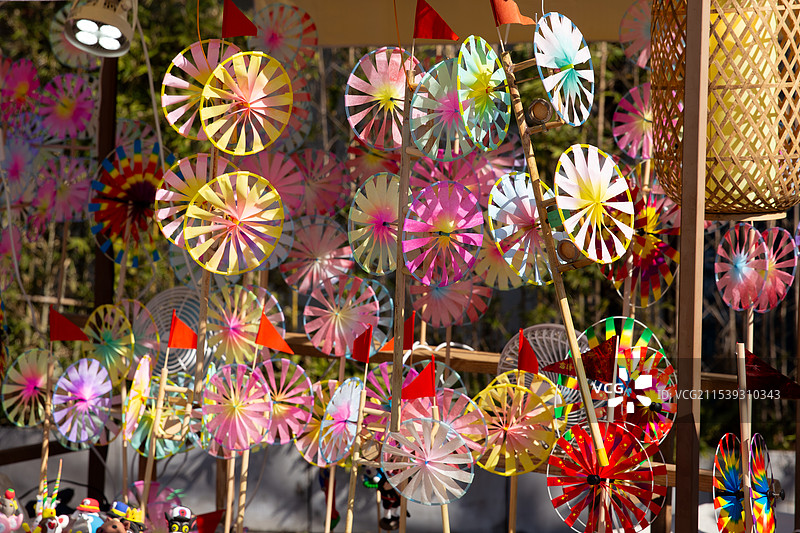 五彩纸艺风车图片素材