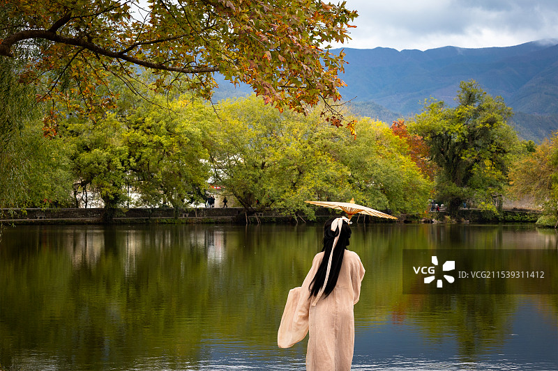 秋日宏村图片素材