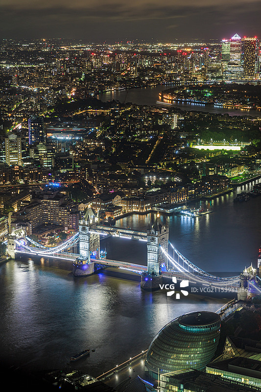 伦敦碎片大厦的俯拍夜景视角图片素材