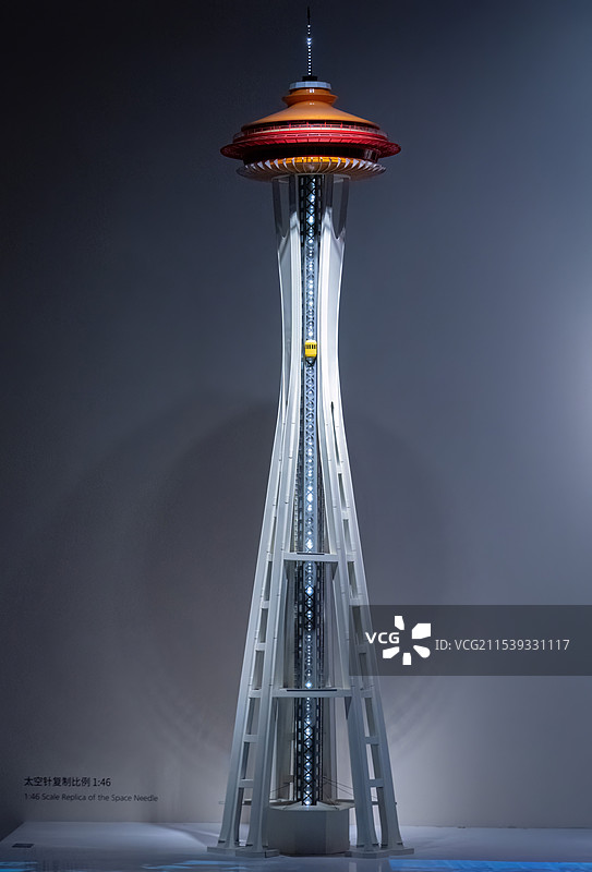上海世博会博物馆内陈列的世博会历史相关展品，1962年美国西雅图世博会，西雅图太空针塔模型图片素材