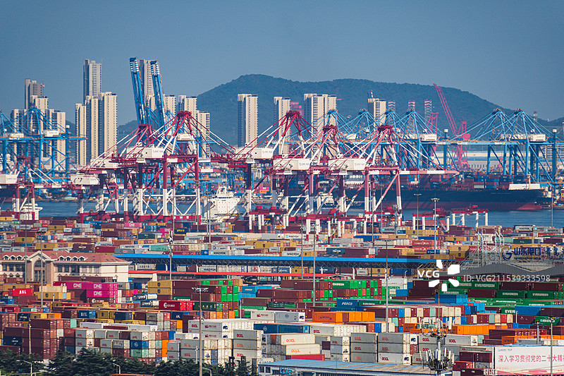 青岛港集装箱码头图片素材