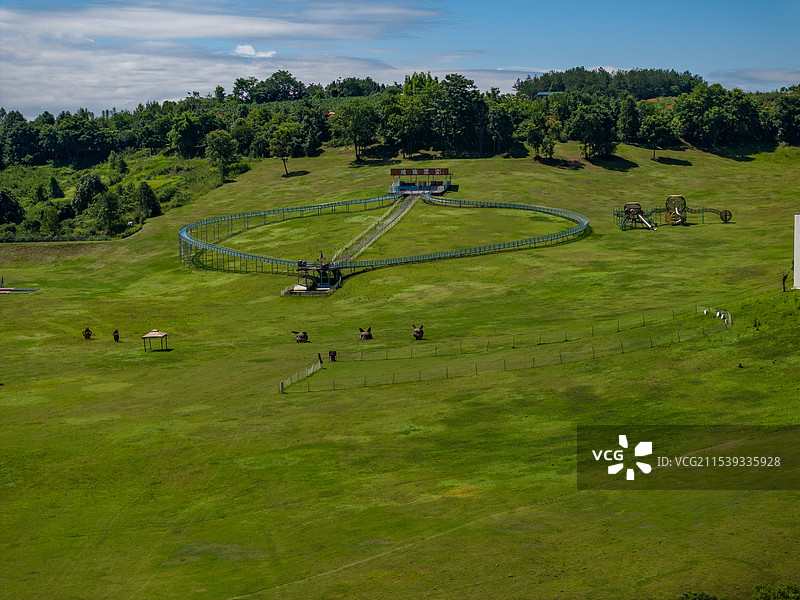 四川省绵阳市北川县永昌镇滑草坪航拍图片图片素材