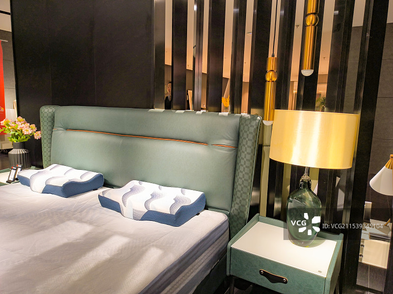 家居卧室床枕头睡眠图片素材