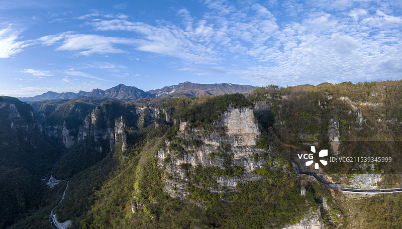 航拍襄阳九路寨风景区楚王峰景点大山群山峰悬崖峭壁自然风光图片素材