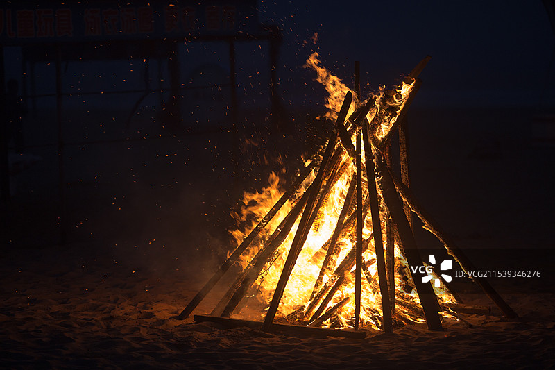 沙滩篝火图片素材
