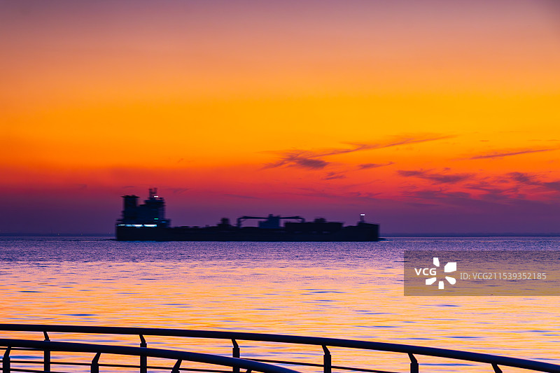 寒冬腊月落日晚霞-江豚湾长江风光图片素材