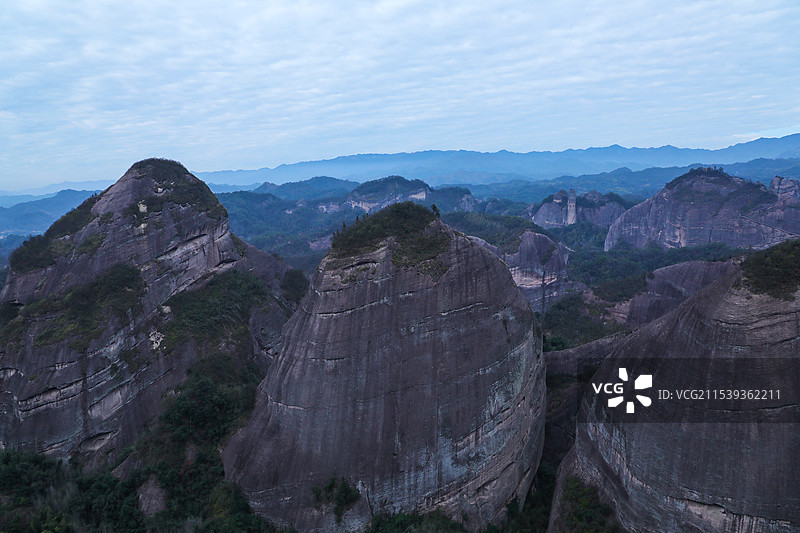 桂林八角寨！一脚跨两省，丹霞地貌奇观!图片素材