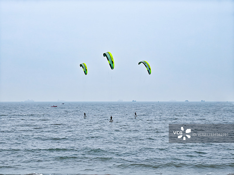 冲浪风筝海口西海岸抓拍冲浪爱好者再练习图片素材