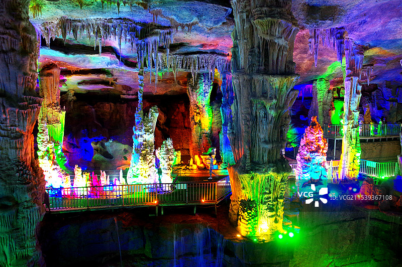 山东泰安地下龙宫图片素材