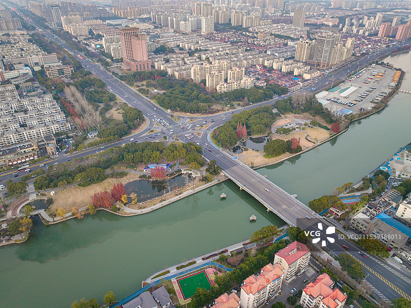 航拍昆山冬日城市日落风光大景图片素材