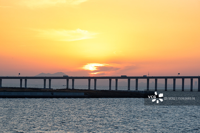 跨海大桥日落，胶州湾大桥日落，青岛，山东图片素材