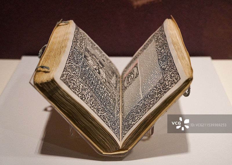 上海世博会博物馆 威廉·莫里斯 英国工艺美术运动 维多利亚与阿尔伯特博物馆 世界尽头的井图片素材