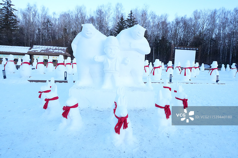 长白山牌坊与雪人图片素材