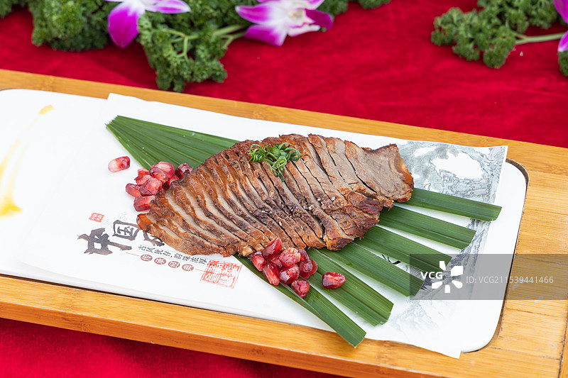 中式餐饮名菜酱牛肉图片素材