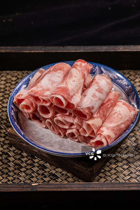 中式美食烫菜牛肉卷图片素材