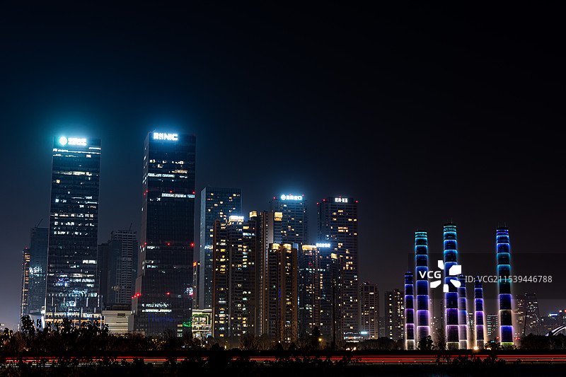 成都市高新区CBD的SKP彩虹柱城市建筑夜景风光图片素材