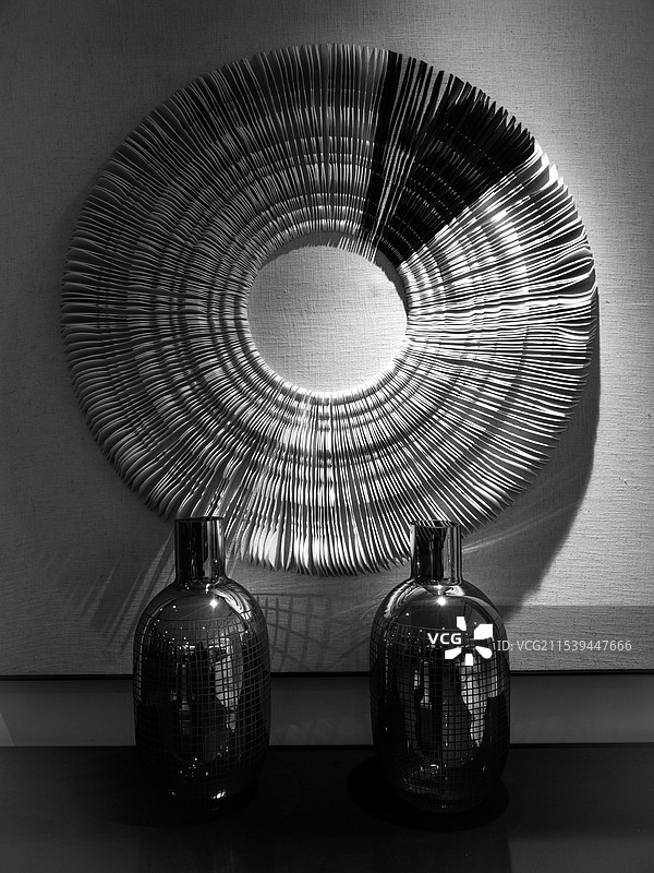 黑白与光的交汇图片素材