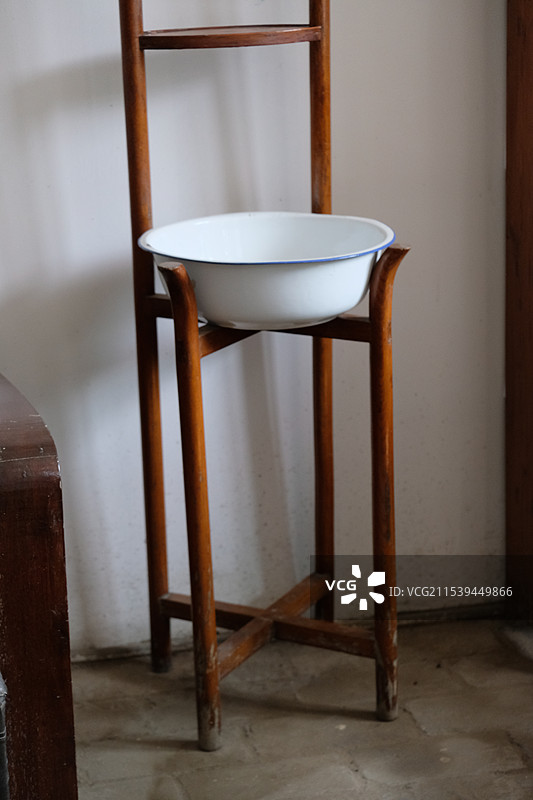 西柏坡。毛主席用过的洗脸盆图片素材