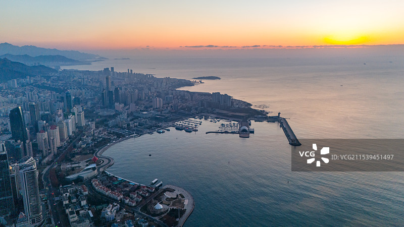 青岛五四广场，奥帆中心日出时刻图片素材