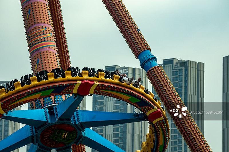 顺德欢乐海洋PULS的雷神之锤，大摆锤图片素材