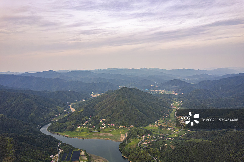 安徽六安霍山县屋脊山佛子岭水库夏天风景航拍图片素材