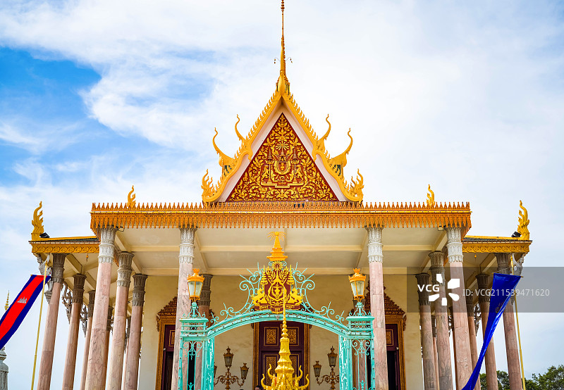 柬埔寨金边大皇宫中的玉佛寺房顶特写图片素材