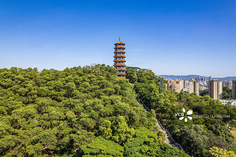 深圳光明区红花山公园明和塔图片素材