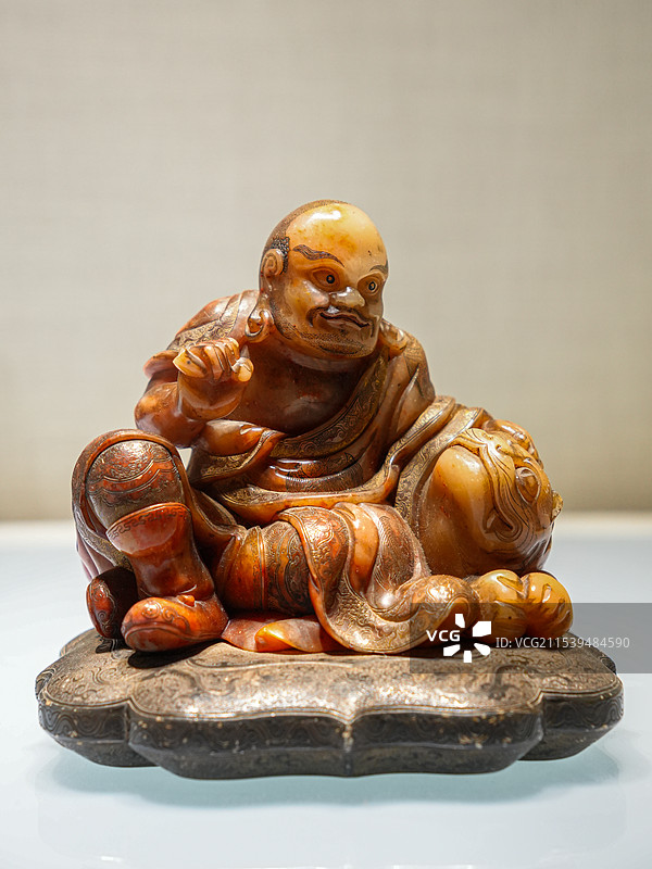 寿山石雕伏虎罗汉图片素材