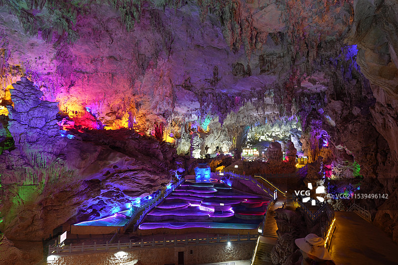 红河建水县燕子洞风景区图片素材