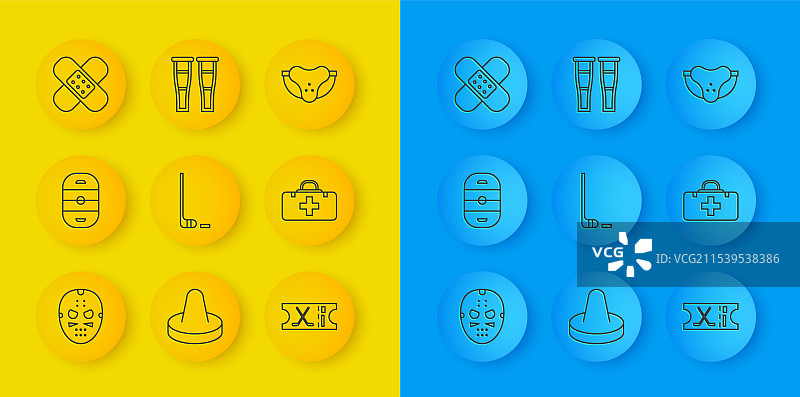 冰球场上的冰球面具、球杆和其他装备图片素材