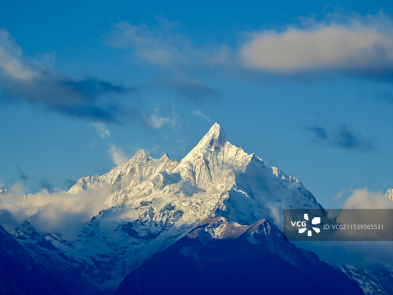 梅里雪山神女峰图片素材