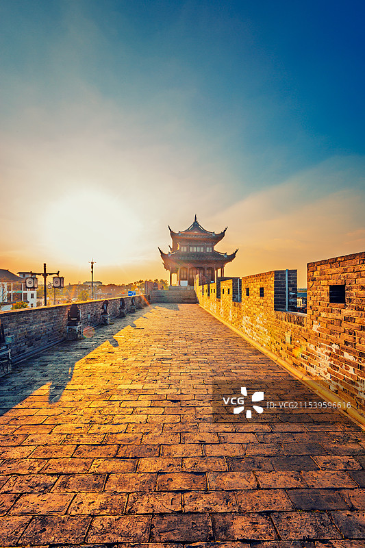 平门城楼光影+苏州图片素材