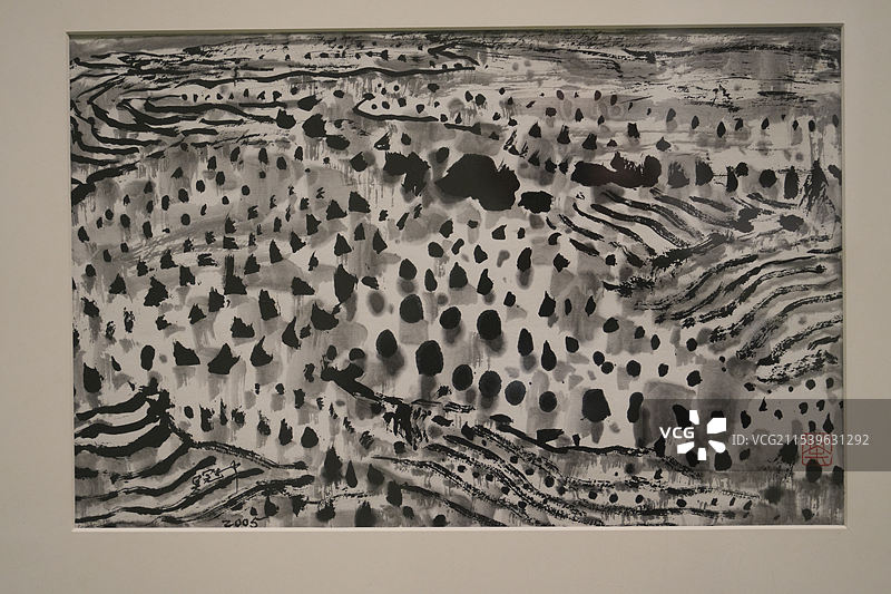 吴冠中纸本水墨《土地》，现代艺术之路林风眠与吴冠中画展，清华大学艺术博物馆图片素材