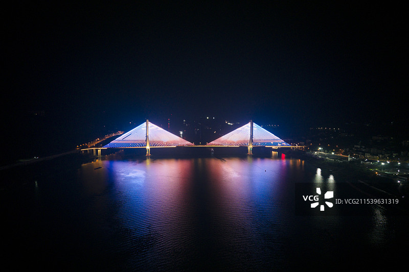 重庆市涪陵区石板沟长江大桥夜景航拍图片素材